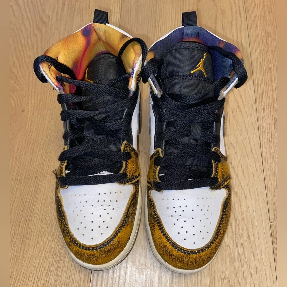 Kids Jordan Sneakers Size 2y